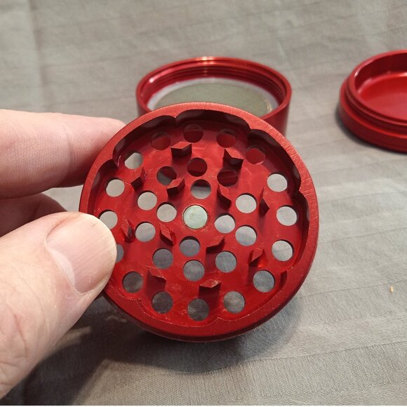 Diamond Grind 4 Piece Herb Grinder, Red 2" (50 mm) with GasPipe Store Logo - Picture 5 of 10